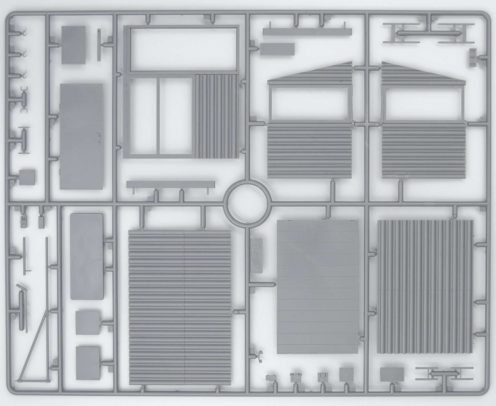 1/35 Chernobyl #1. Radiation Monitoring Station (ZiL-131KShM truck & 5 figures & diorama base with background) - Hobby Sense