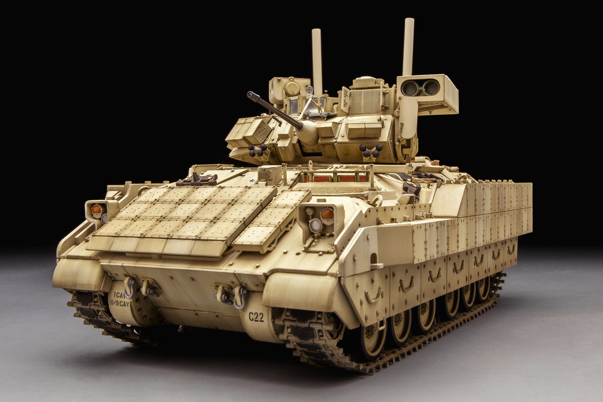 1/35 US Cavarly Fighting Vehicle M3A3 BRADLEY w/BUSK III - Hobby Sense