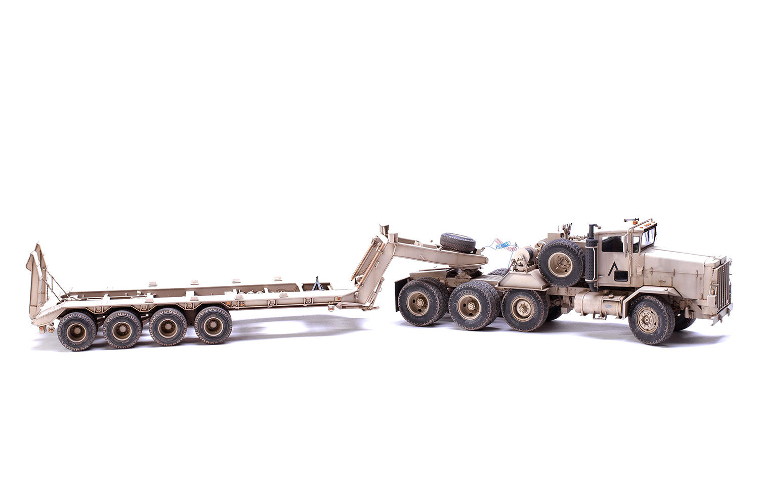 1/35 US M911 C-HET (8x6) and M747 Heavy Equipment Semi-Trailer - Hobby Sense