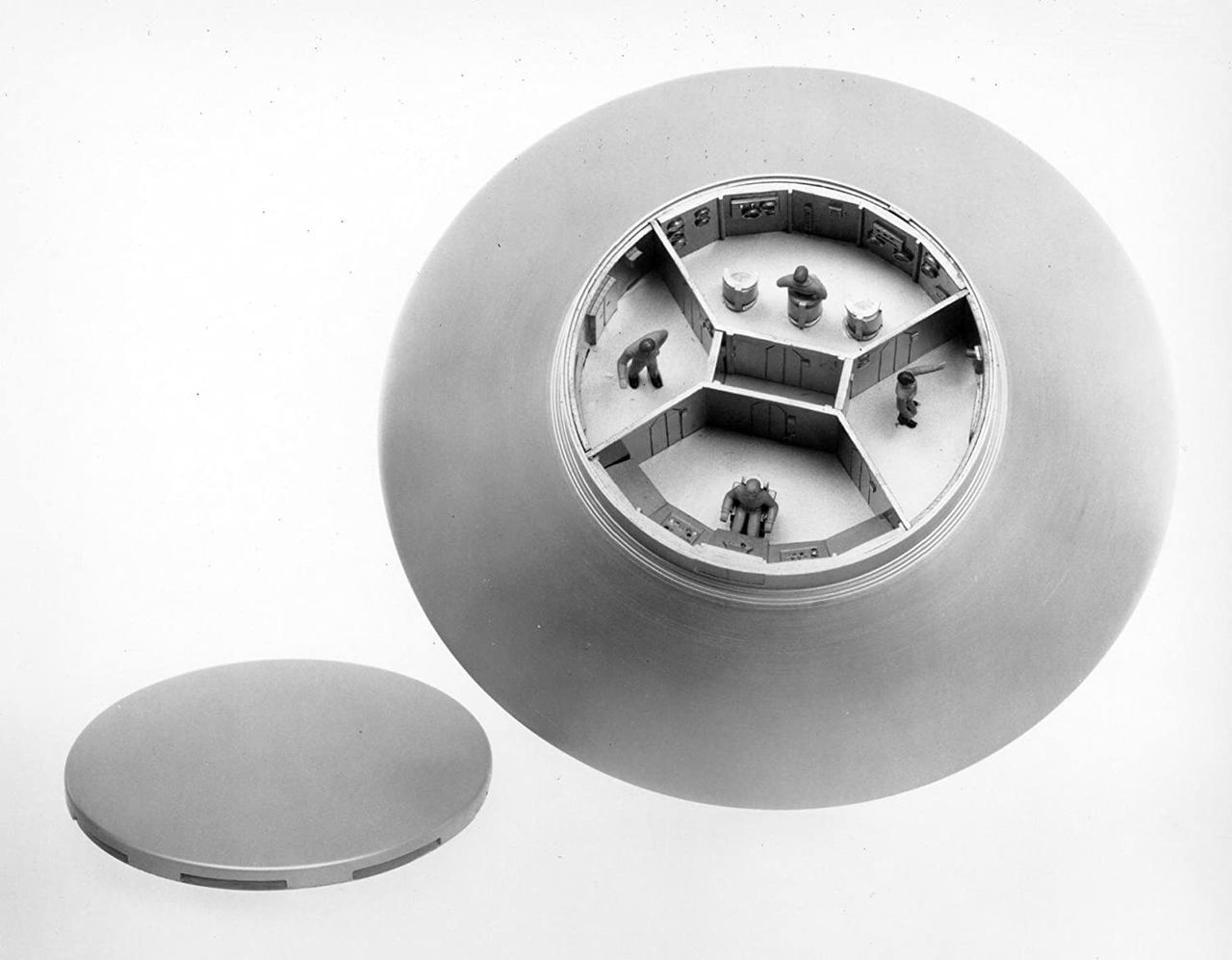1/72 The Flying Saucer - Hobby Sense