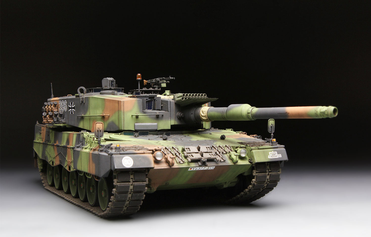 1/35 German Main Battle Tank Leopard 2 A4 - Hobby Sense