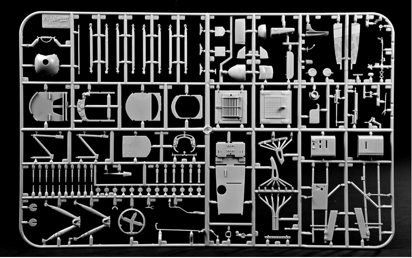 1/32 Sopwith F.1 Camel & LVG C.VI 