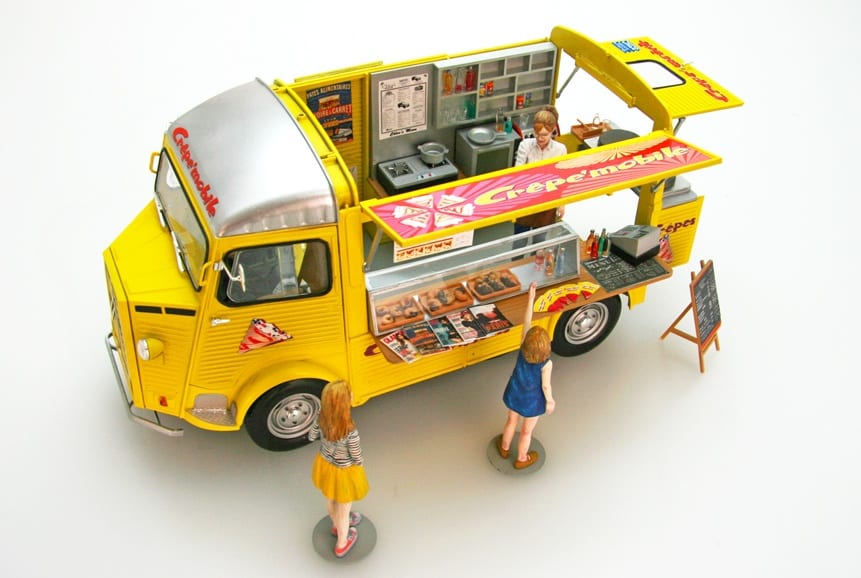1/24 Citroen Type H Van Crepe Mobile with Figure - Hobby Sense