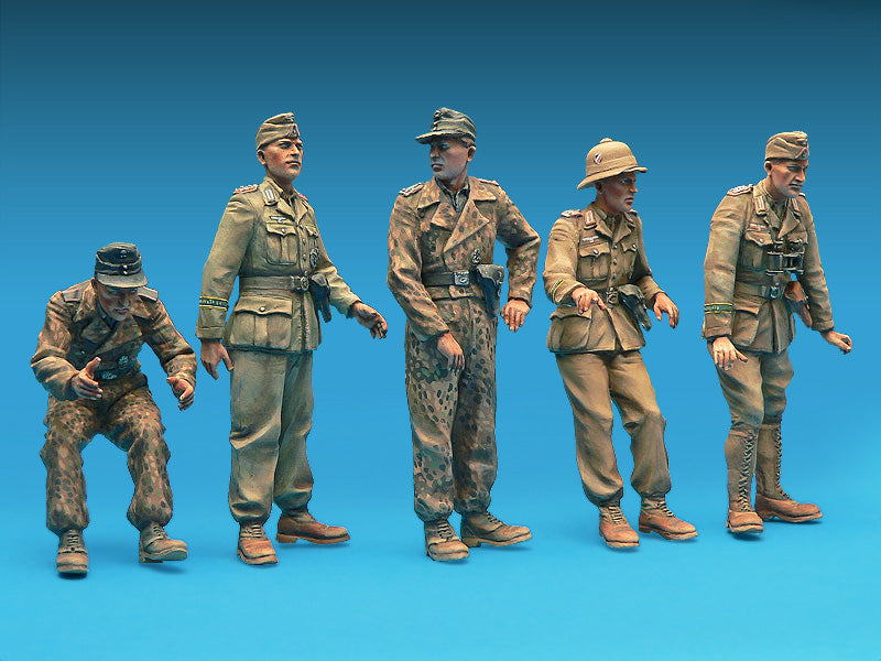 1/35 German Armored Car Crew - Hobby Sense