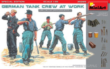 1/35 German Tank Crew at Work. Special Edition - Hobby Sense