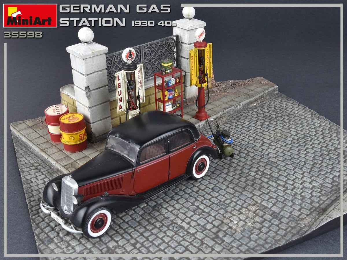 1/35 German Gas Station 1930-40s - Hobby Sense