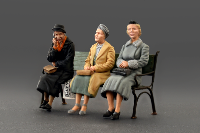 1/35 German Sitting Civilians '30s-'40s - Hobby Sense