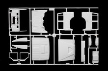 1/24 Iveco Turbostar 19042 Canvas w/Elevator - Hobby Sense