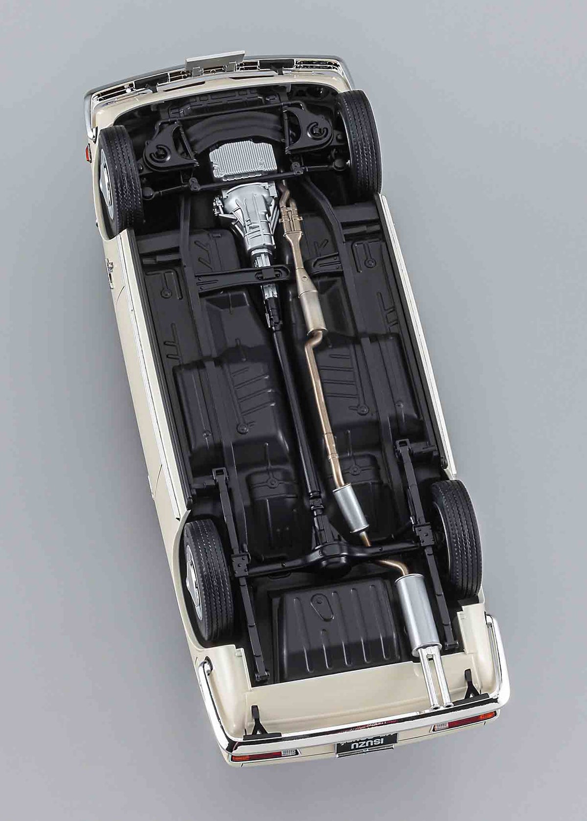 1/24 Isuzu 117 Coupe Early Version - Hobby Sense