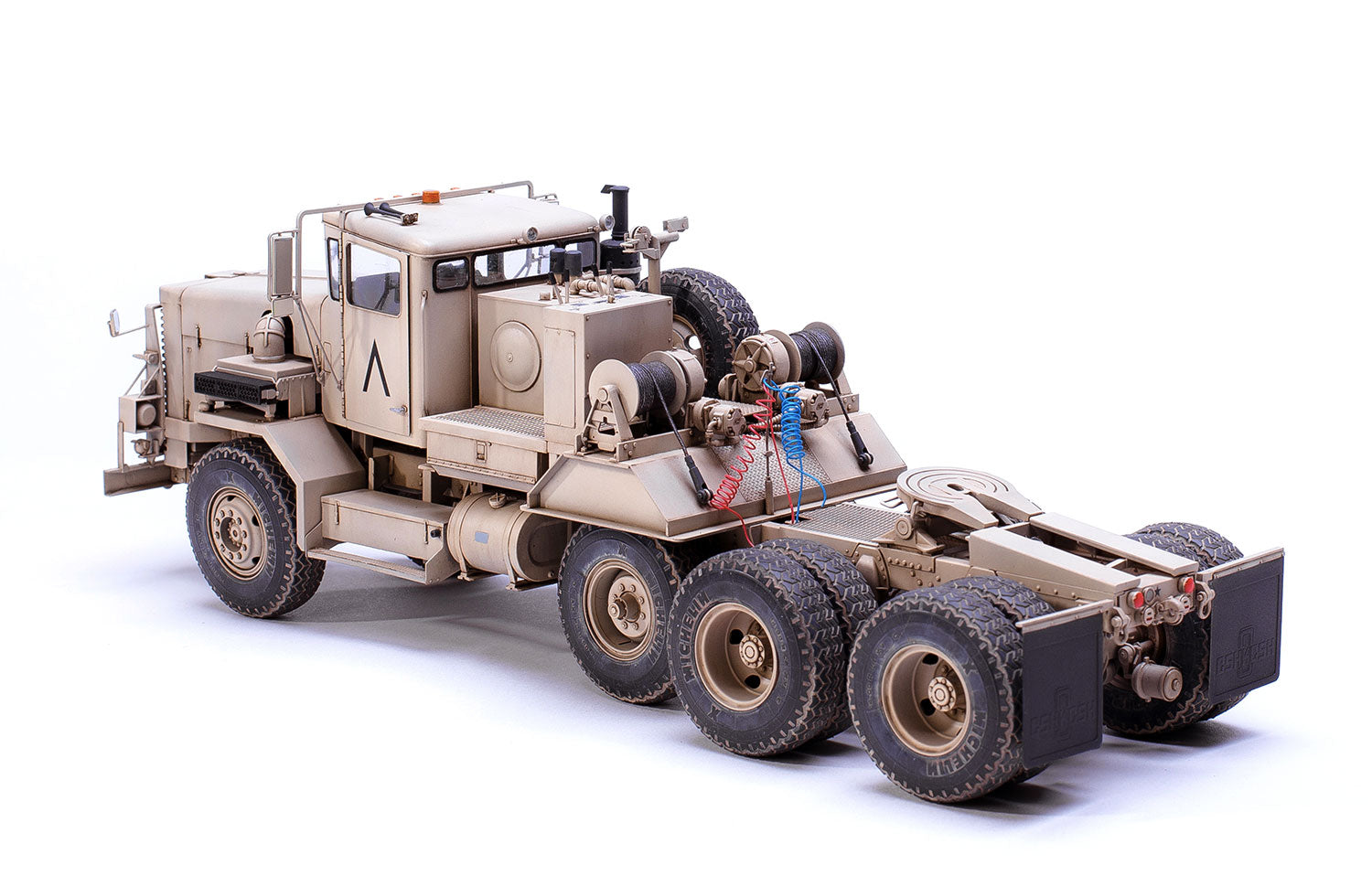 1/35 US M911 C-HET (8x6) and M747 Heavy Equipment Semi-Trailer - Hobby Sense
