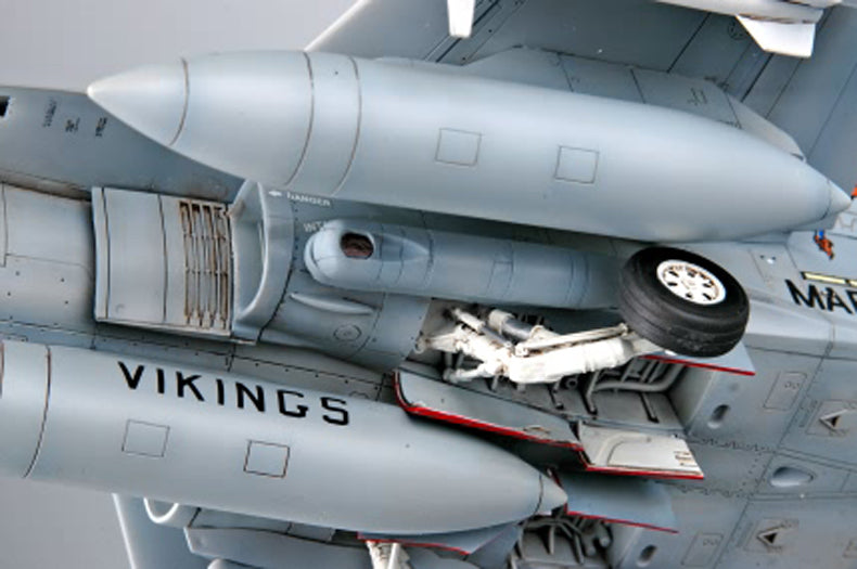 1/48 FA18D Hornet - Hobby Sense