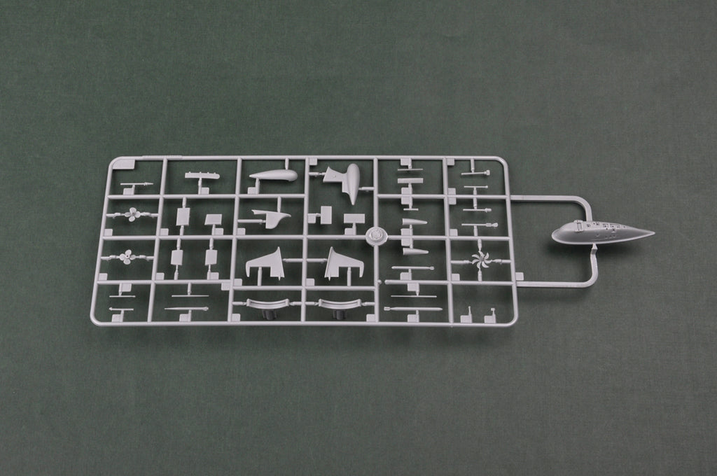 1/350 Soviet Navy Victor III Class(Project 671RTMK) SSN - Hobby Sense