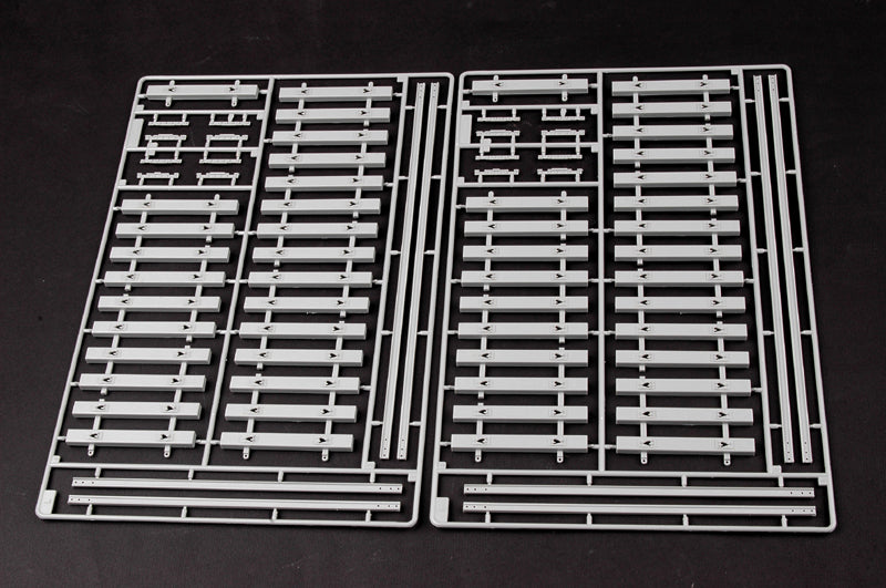 1/35 German BR57 Armored Steam Locomotive - Hobby Sense