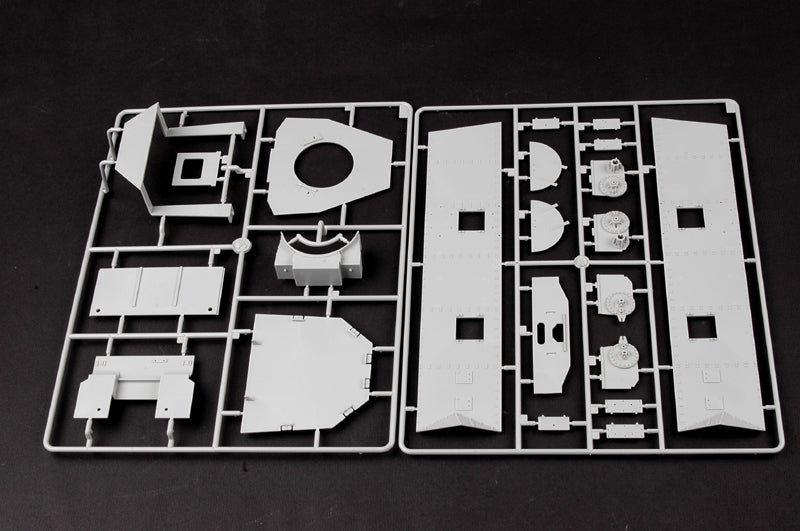 1/35 German BR57 Armored Steam Locomotive - Hobby Sense