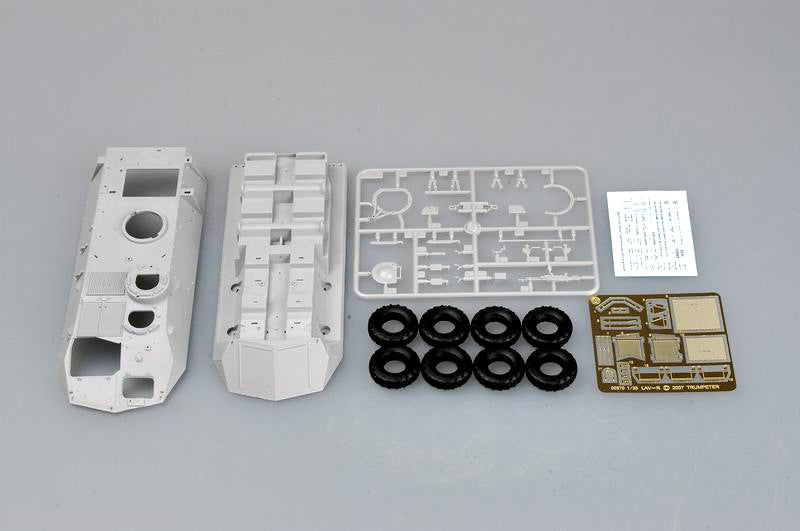 1/35 USMC LAV-AT Light Armored Vehicle-Antitank - Hobby Sense