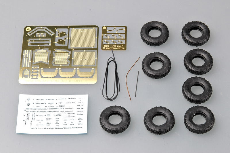 1/35 USMC LAV-AT Light Armored Vehicle-Recovery - Hobby Sense