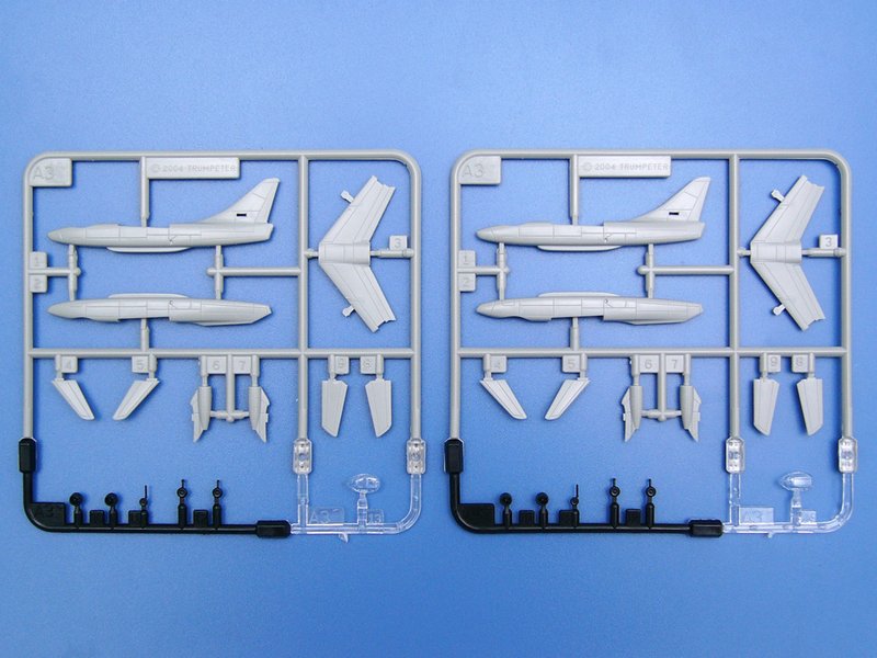 1/350 U.S. CVN-68 Nimitz aircraft carrier 1975 - Hobby Sense