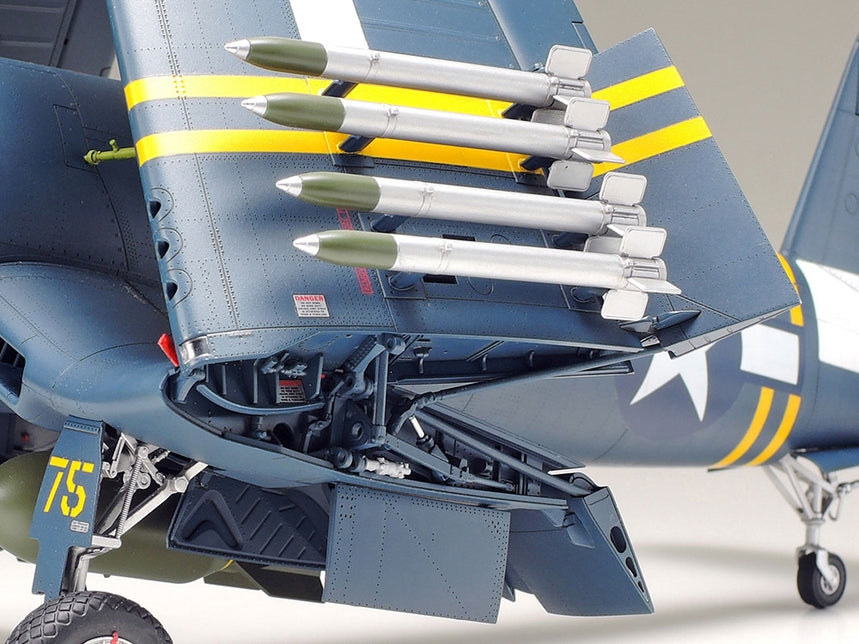 1/32 Vought F4U 1D Corsair - Hobby Sense