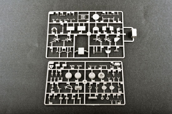 1/35 Russian 9P113 TEL with 9M21 Rocket of 9K52 Luna-M Short Range Artillery Rocket System - Hobby Sense