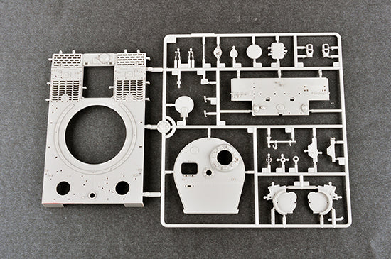 1/35 Pz.Kpfw.VI Ausf.E Sd.Kfz.181 Tiger I (Late Production) w/Zimmerit - Hobby Sense