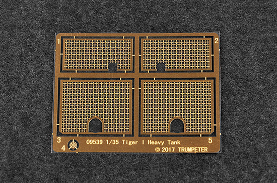 1/35 Pz.Kpfw.VI Ausf.E Sd.Kfz.181 Tiger I (Late Production) w/Zimmerit - Hobby Sense