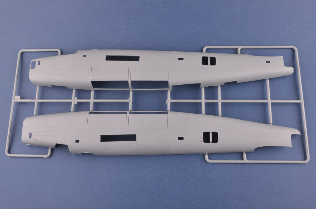 1/32 B-24D Liberator with Full Interior - Hobby Sense