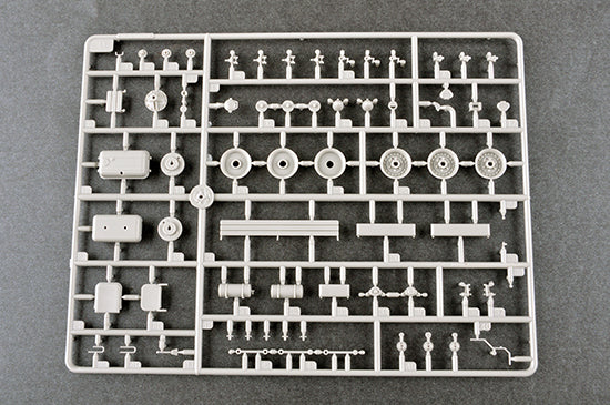 1/35 Soviet BTR-152V1 APC - Hobby Sense