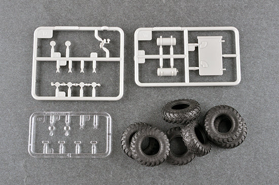 1/35 Soviet BTR-152V1 APC - Hobby Sense