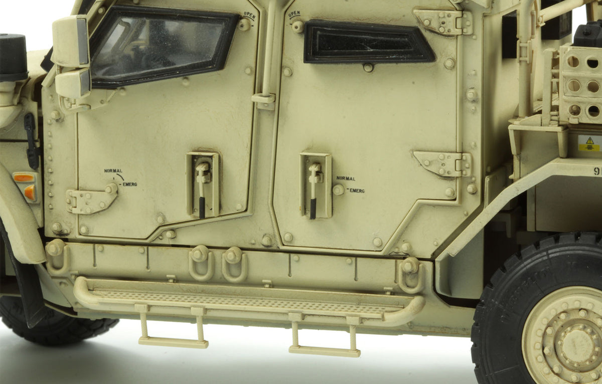 1/35 British Army Husky TSV (Tactical Support Vehicle) - Hobby Sense