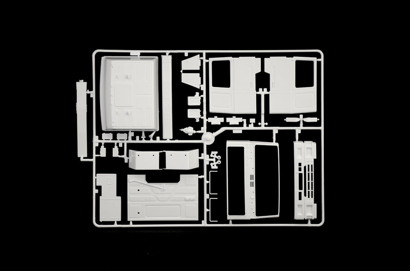 1/24 Volvo F16 Globetrotter Canvas Truck with Elevator - Hobby Sense