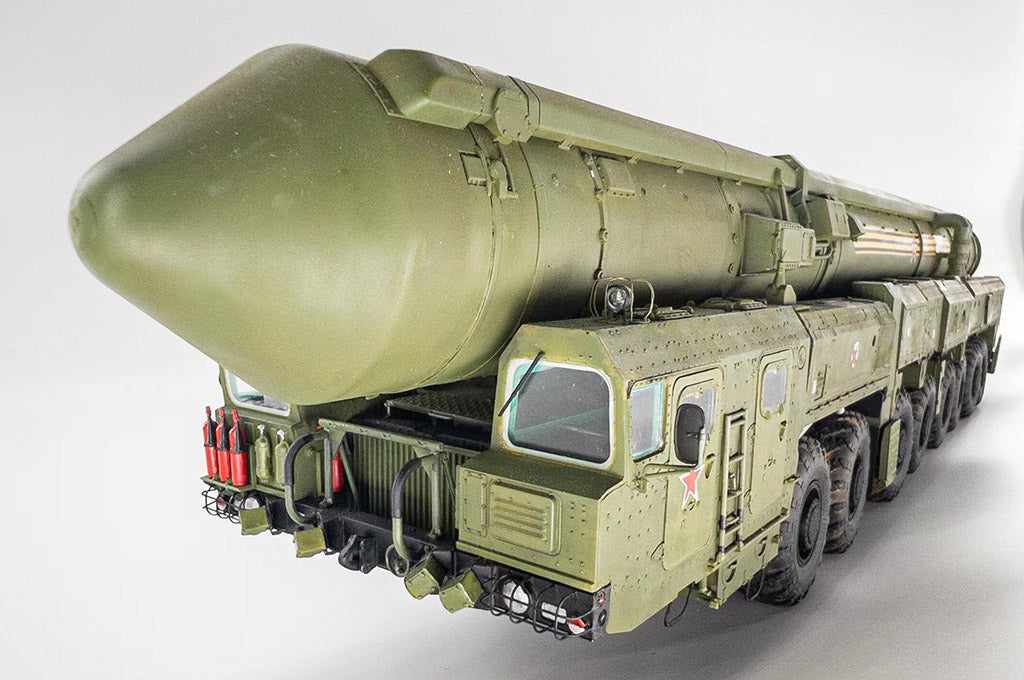 1/35 15U175 TEL of RS-12M1 Topol-M ICBM Complex - Hobby Sense