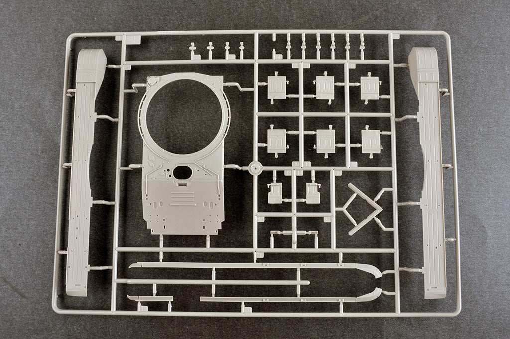 1/35 Soviet Obj.172 T72 Ural - Hobby Sense