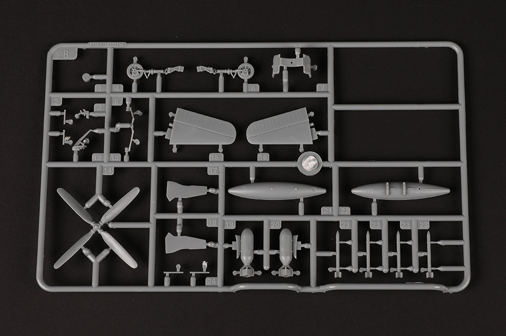 1/72 F8F2 Bearcat, easy kit - Hobby Sense