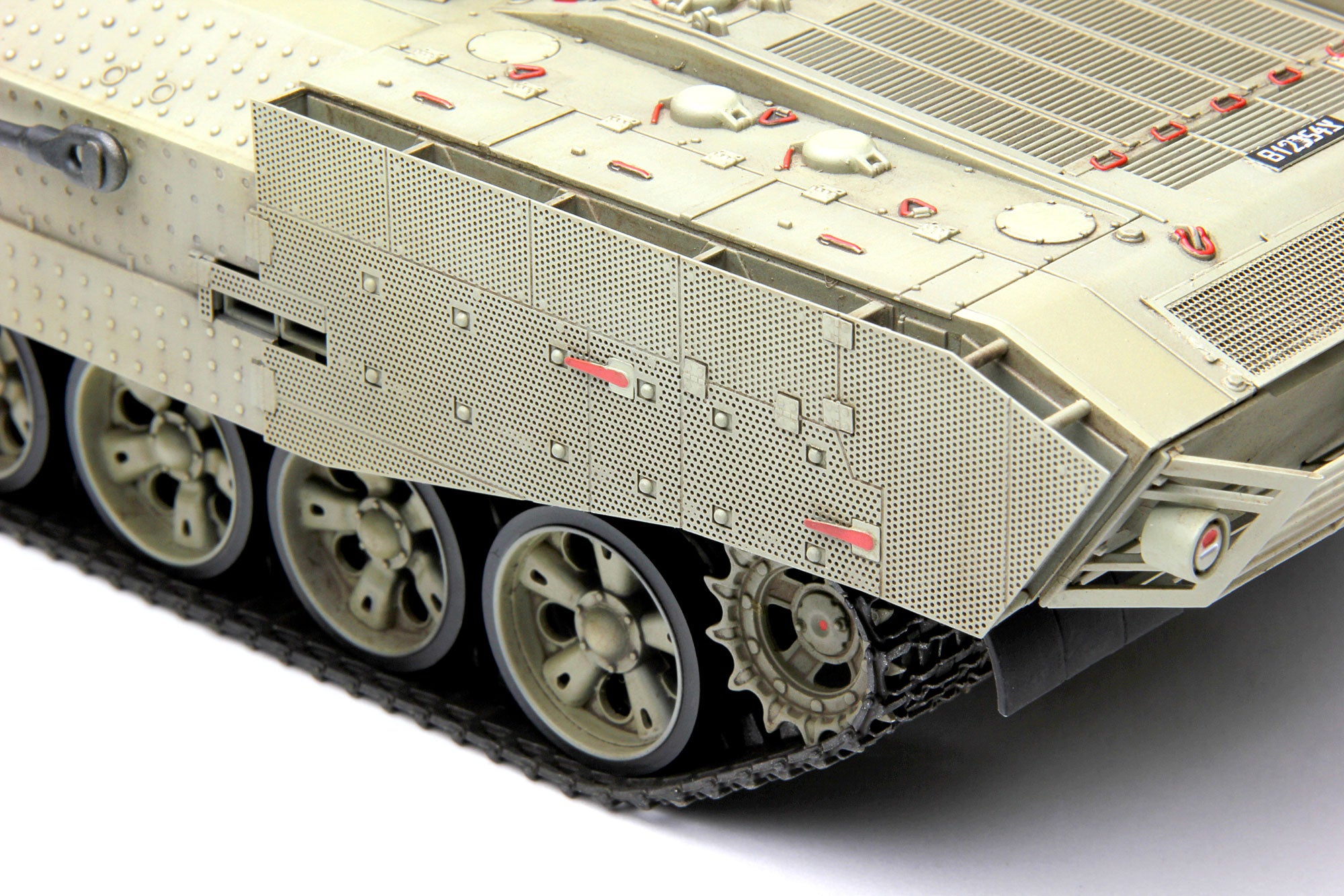 1/35 Israeli Heavy Armored Personnel Carrier Achzarit early - Hobby Sense