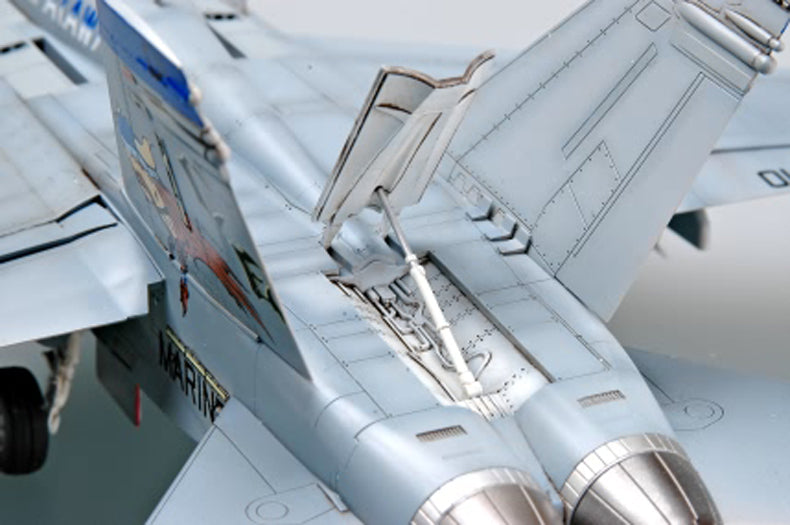 1/48 FA18D Hornet - Hobby Sense