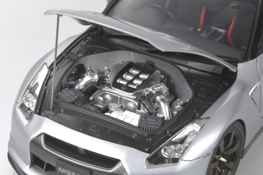 1/24 Nissan GT R - Hobby Sense