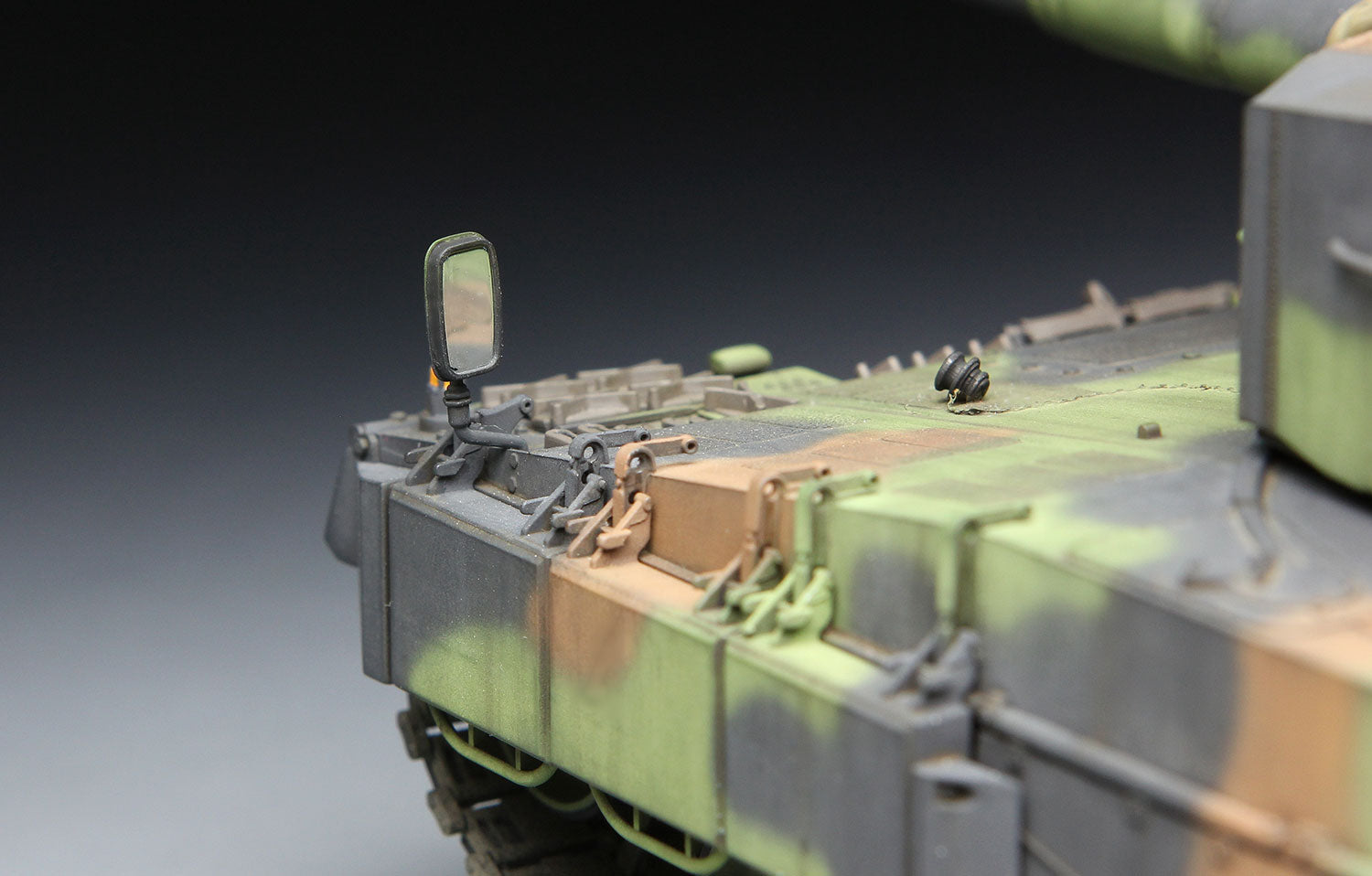 1/35 German Main Battle Tank Leopard 2 A4 - Hobby Sense