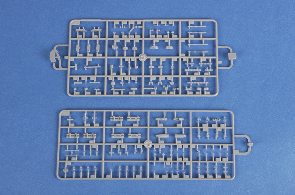 1/700 Soviet Aircraft Carrier Baku - Hobby Sense
