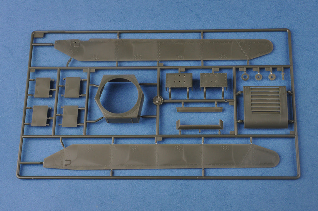 1/35 Soviet T35 Heavy Tank Early - Hobby Sense
