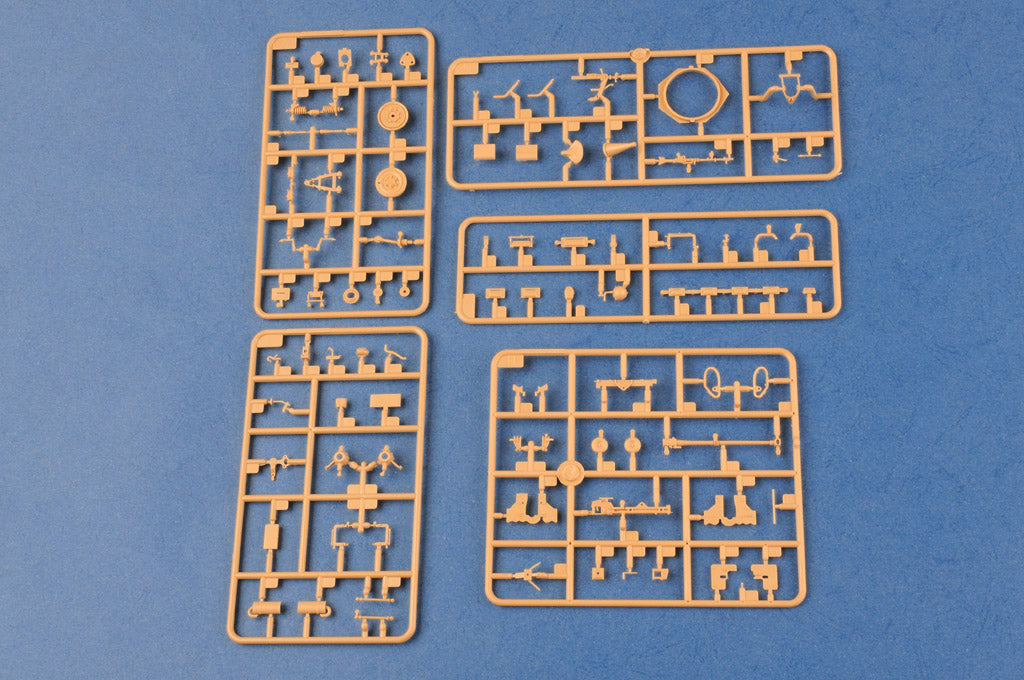 1/35 German Le.Pz.Sp.WgSd.Kfz.221 Leichter Panzerspahwagen-Late - Hobby Sense