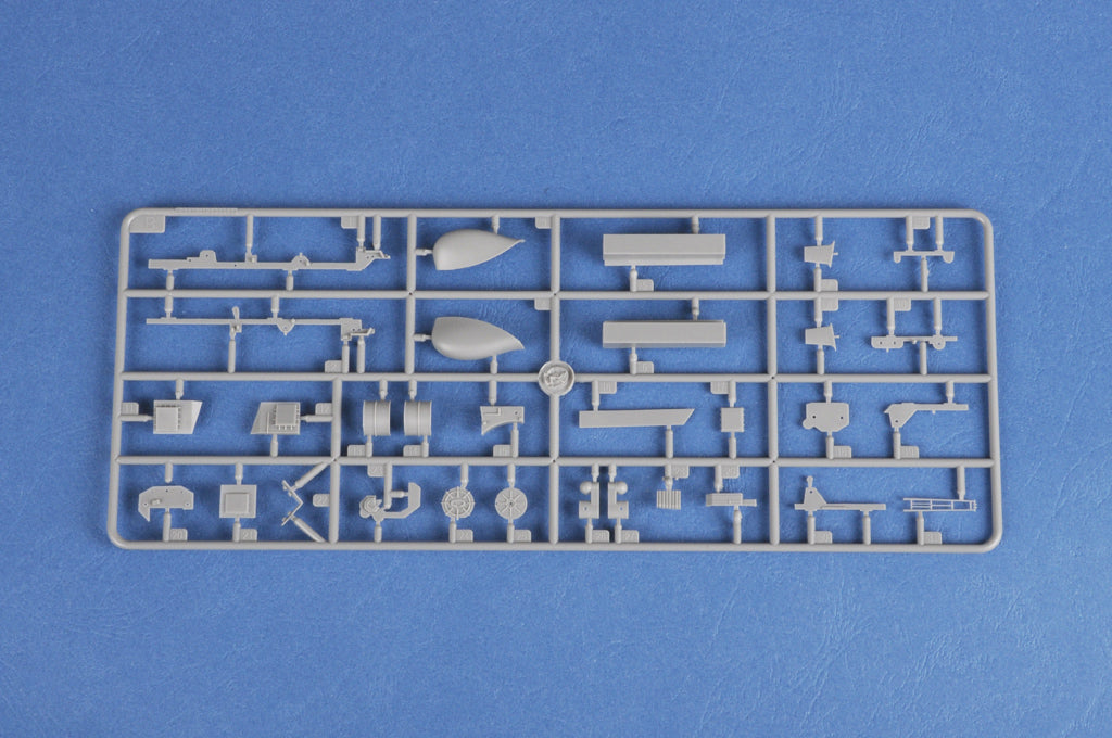 1/700 Soviet Aircraft Carrier Baku - Hobby Sense