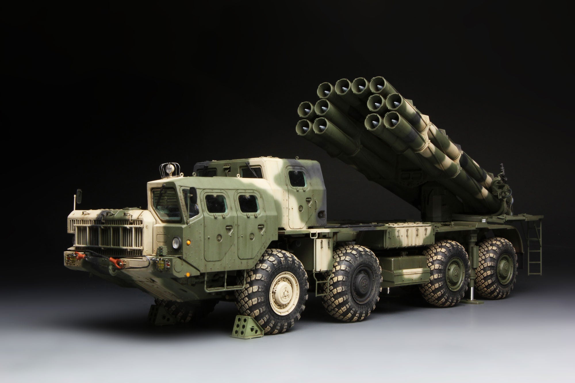 1/35 9A52-2 Smerch Russian Long-Range Rocket Launcher - Hobby Sense