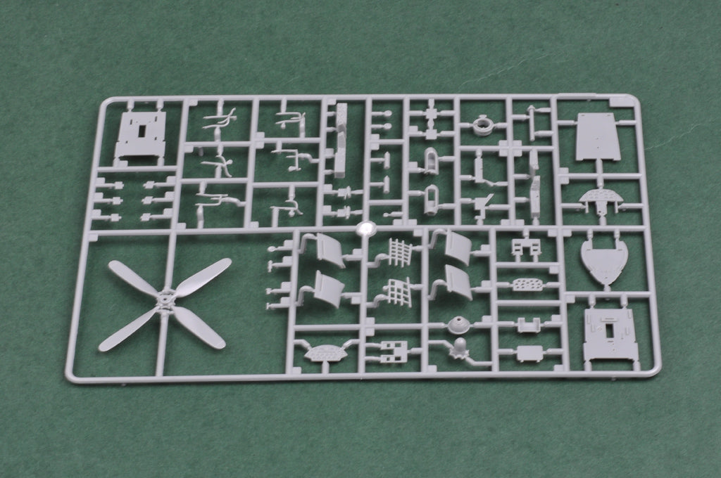 1/48 F4U4 Corsair Late Version - Hobby Sense