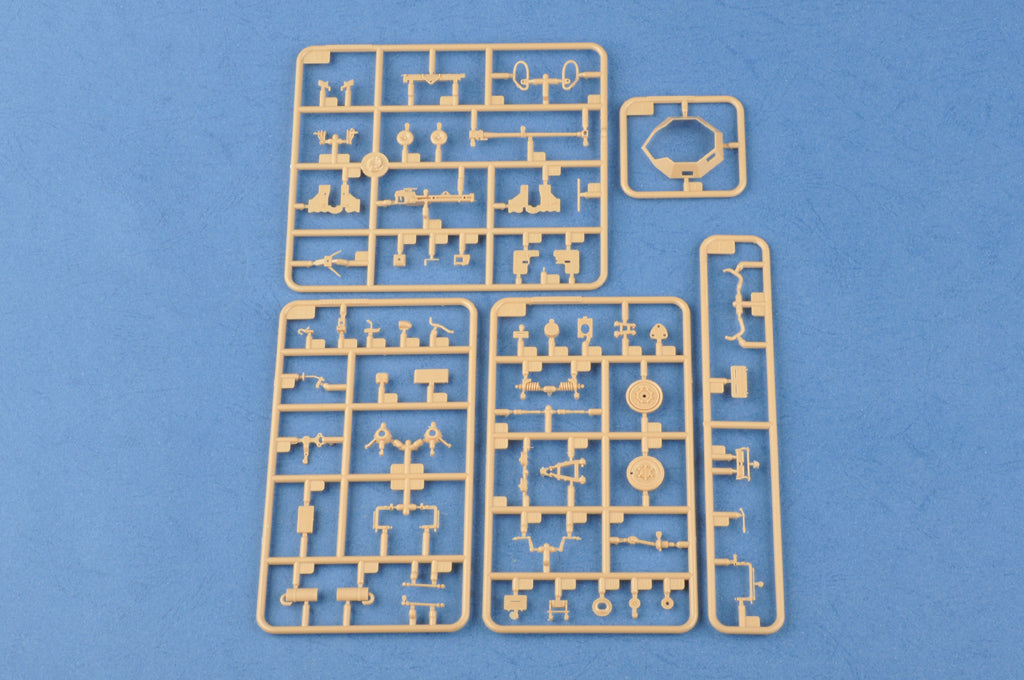 1/35 German Le.Pz.Sp.Wg. Sd.Kfz.221 Leichter Panzerspahwagen Early - Hobby Sense