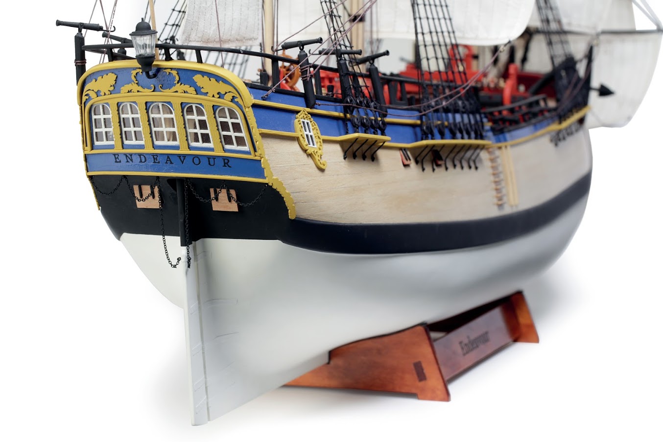 1/50 HMS Endeavour - Hobby Sense