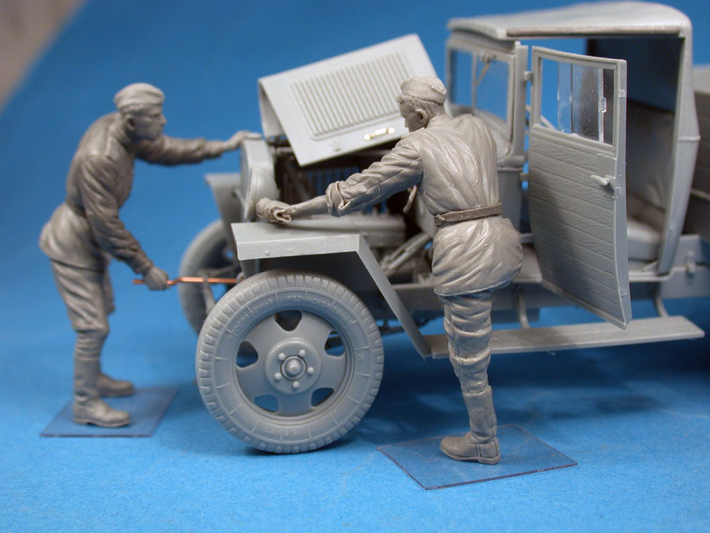 1/35 Red Army Drivers - Hobby Sense