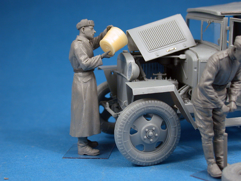 1/35 Red Army Drivers - Hobby Sense