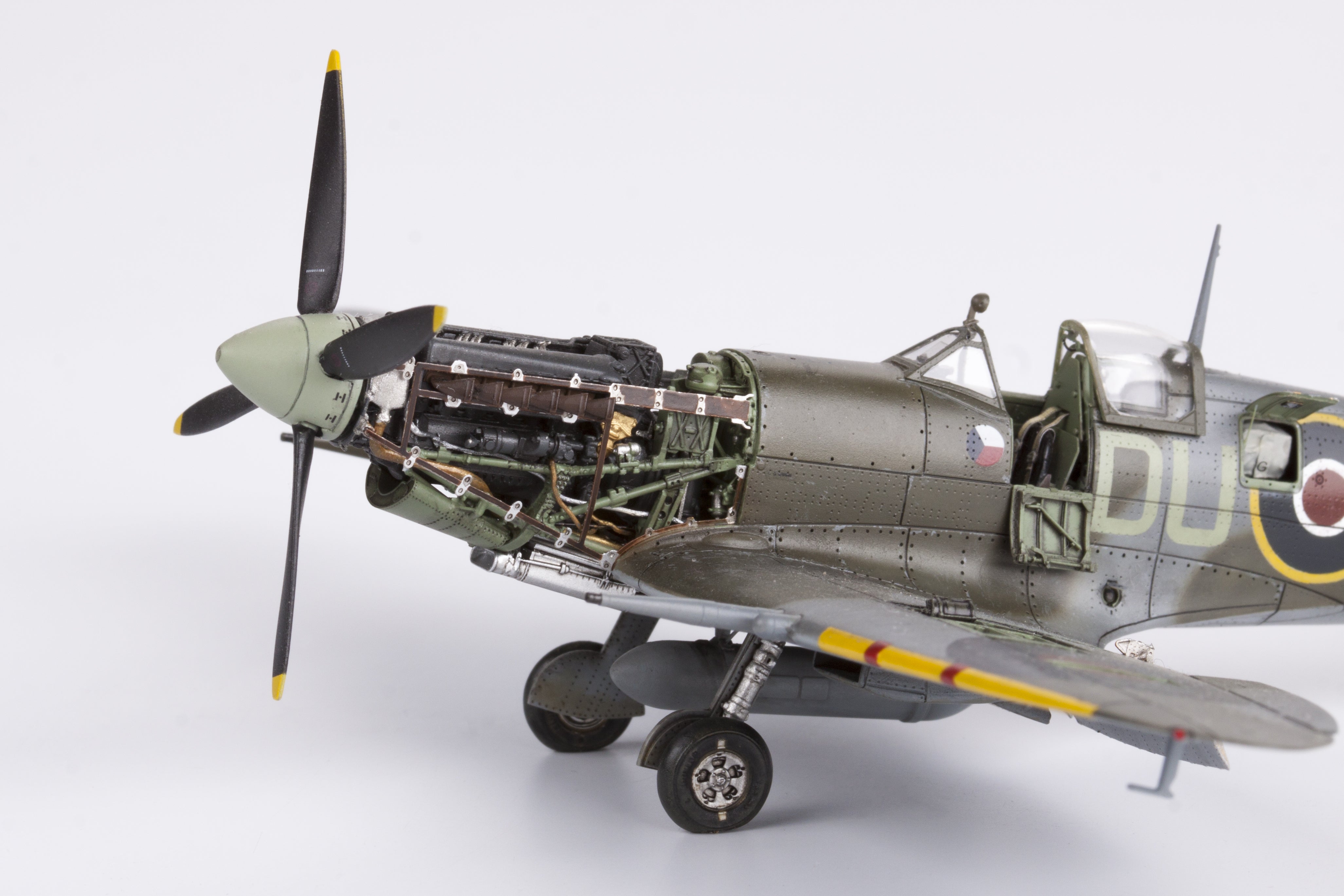 1/72 Spitfire Mk. IXc late version (ProfiPack) - Hobby Sense