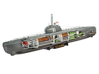 1/144 U Boat Type XXI with Interior - Hobby Sense