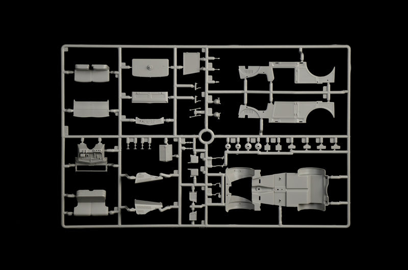 1/35 Fiat 508 CM Coloniale with Crew - Hobby Sense